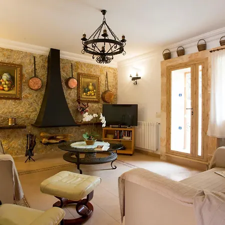 Villa Owl Suavet Petit - Exclusive With A Stunning Pool