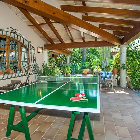 Owl Suavet Petit - Exclusive With A Stunning Pool Вілла