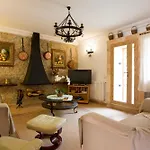 Villa Owl Suavet Petit - Exclusive With A Stunning Pool